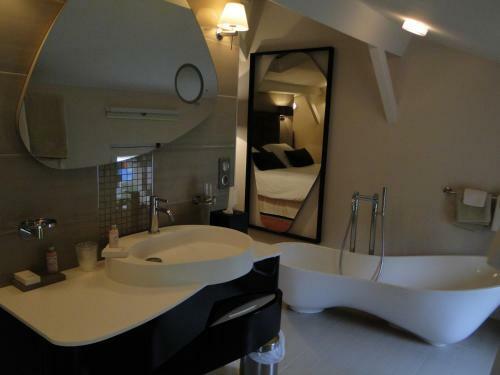 Hostal Ch�teau De Courtebotte