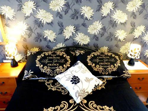 Hostal Come Ye In