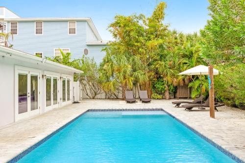 Sugar Plum Hideaway East