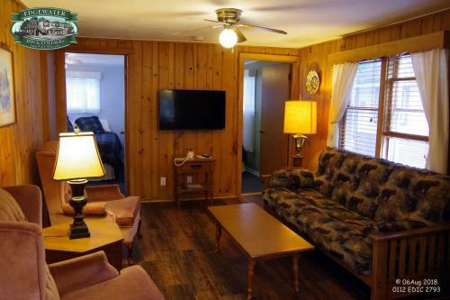 Posada Edgewater Inn & Cottages