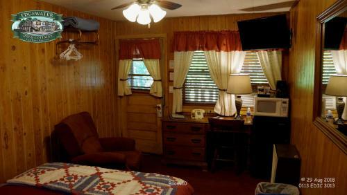 Posada Edgewater Inn & Cottages