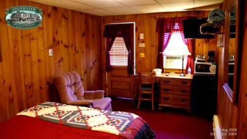 Posada Edgewater Inn & Cottages