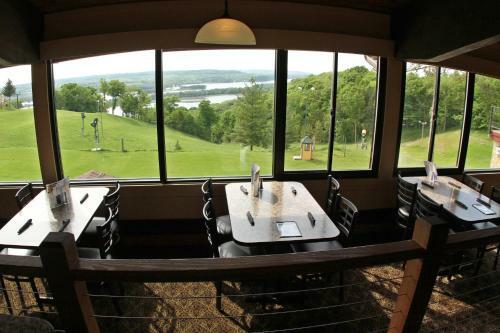 Hotel Chestnut Mountain Resort