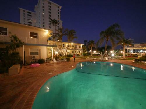 Hotel Holiday Isle Yacht Club