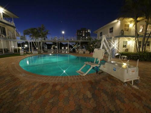 Hotel Holiday Isle Yacht Club