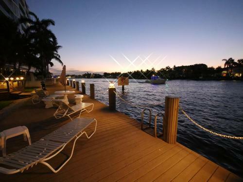 Hotel Holiday Isle Yacht Club