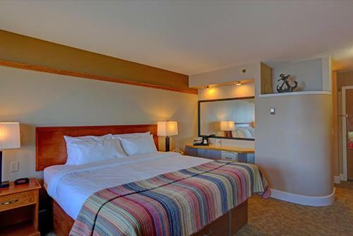Hotel Land's End Resort