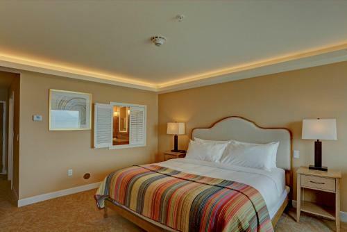 Hotel Land's End Resort