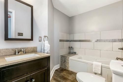 Aparthotel Lovely 3br Next To City Park