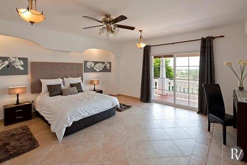 Carvoeiro Villa Sleeps 14 Pool Air Con Wifi