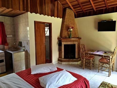 Hostal Ana Julia Chales
