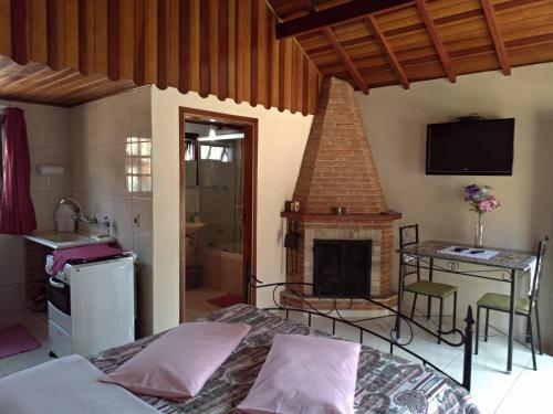 Hostal Ana Julia Chales
