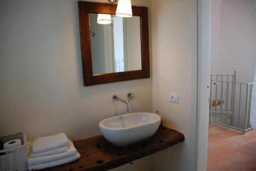 San Casciano Dei Bagni Villa Sleeps 8 Pool Wifi