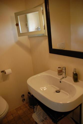 San Casciano Dei Bagni Villa Sleeps 8 Pool Wifi