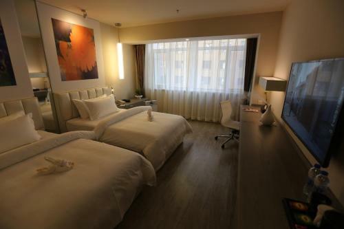 Metropolo Baotou Railway Station And Science University Hotel