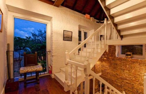 Hotel Admiral's Inn And Gunpowder Suites