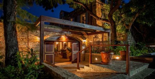 Hotel Admiral's Inn And Gunpowder Suites