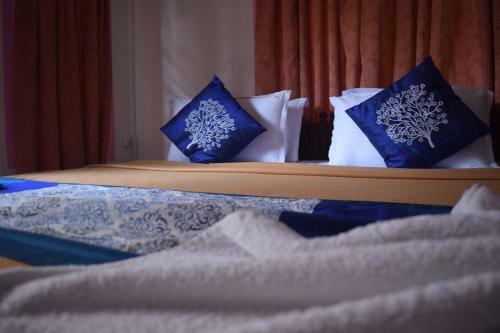Hostal Bribon Guest House