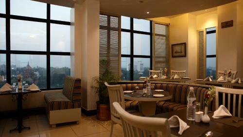 Hotel Gemini Continental, Hazratganj