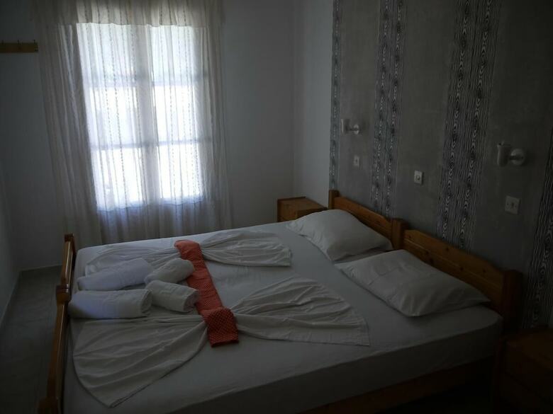 Hotel Crystal Rooms