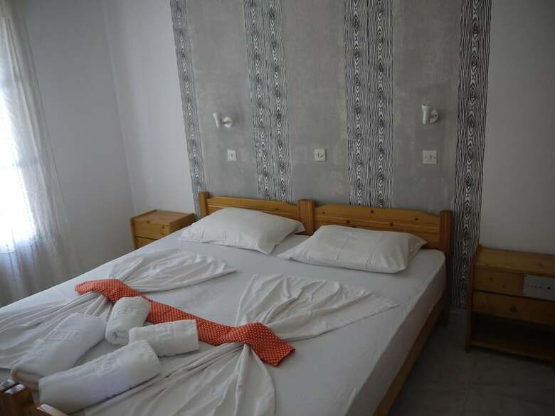 Hotel Crystal Rooms