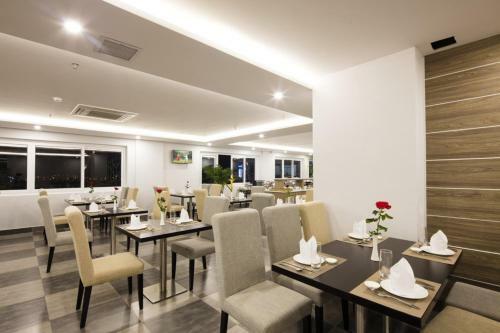 Maple Leaf Hotel & Apartment