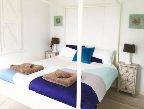 Aurora Beachfront Cottage