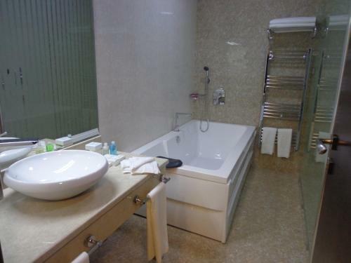 Agsaray Deluxe Hotel