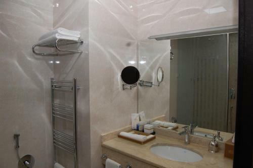 Agsaray Deluxe Hotel