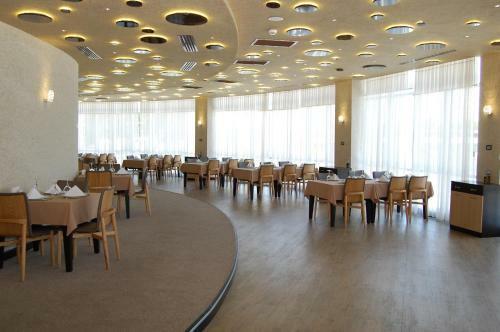 Agsaray Deluxe Hotel