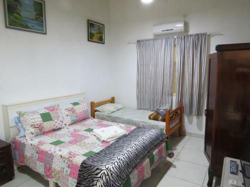 Hostal Residencial E Pousada 663