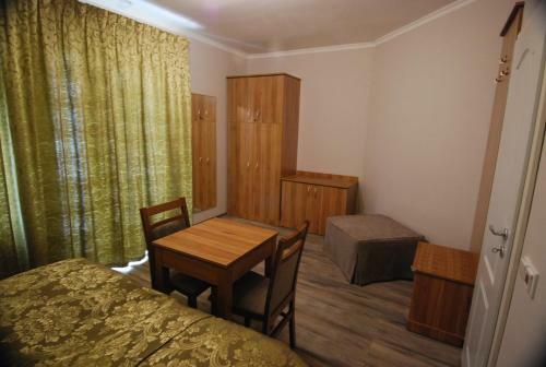 Hostal Ivanek Guest House