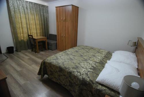 Hostal Ivanek Guest House