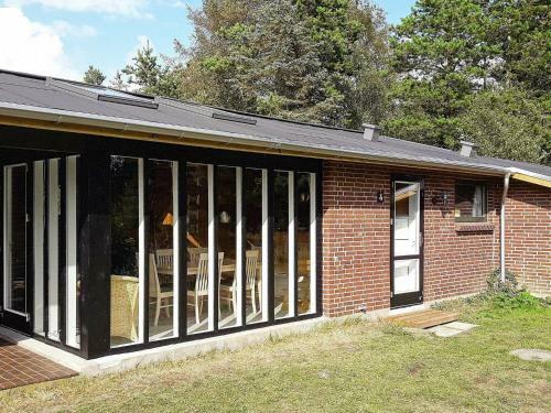 Three-bedroom Holiday Home In N�rre Nebel 6