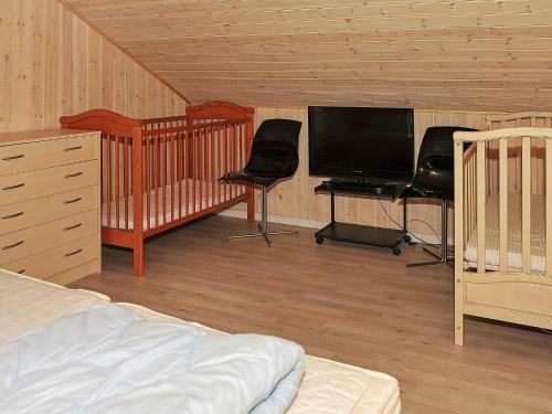 Three-bedroom Holiday Home In N�rre Nebel 4