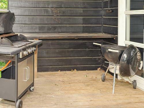 Three-bedroom Holiday Home In N�rre Nebel 4