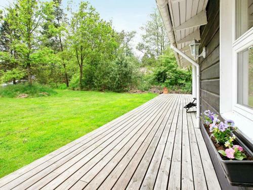 Three-bedroom Holiday Home In N�rre Nebel 4