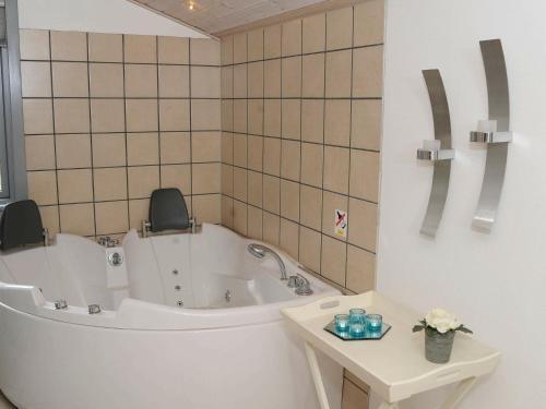 Two-bedroom Holiday Home In Oksb�l 7
