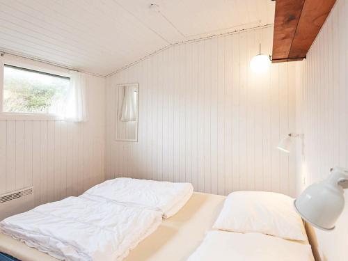 Two-bedroom Holiday Home In Vejers Strand 4