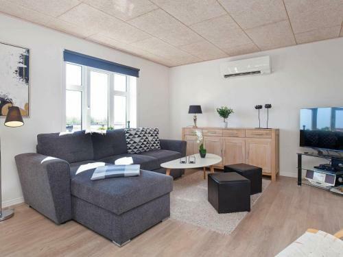Five-bedroom Holiday Home In Fur 2
