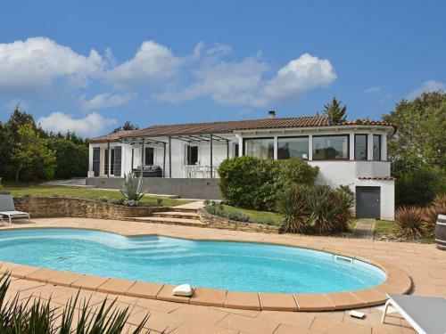 Modern Villa In Malves-en-minervois With Private Pool