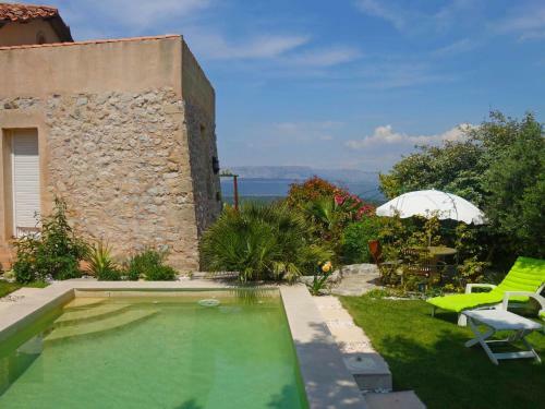 Holiday Home Le Ch�teau Mimet