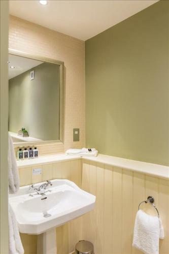 Cameron House Two Bedroom Semi-detached Lodge L21