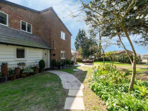 Holiday Home Dairy Cottage