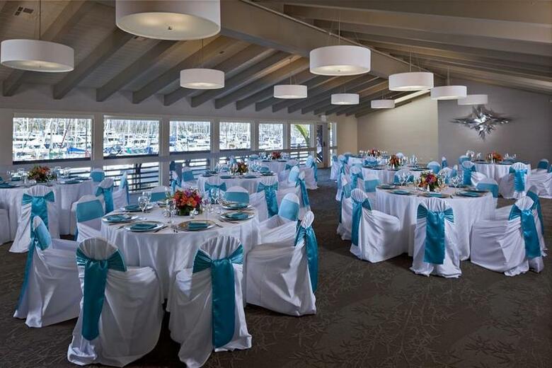 Island Palms Hotel & Marina (.)