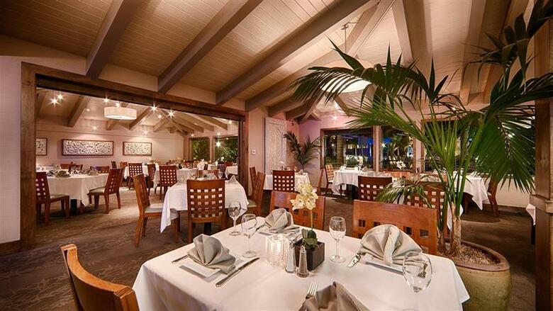 Island Palms Hotel & Marina (.)