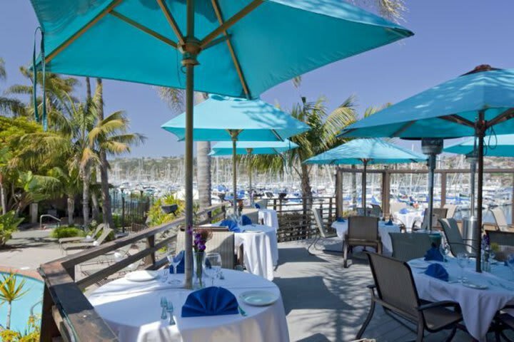 Island Palms Hotel & Marina (.)