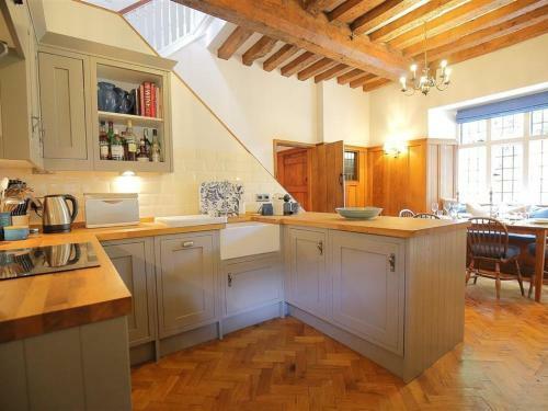 141 The Hill, Burford, Burford