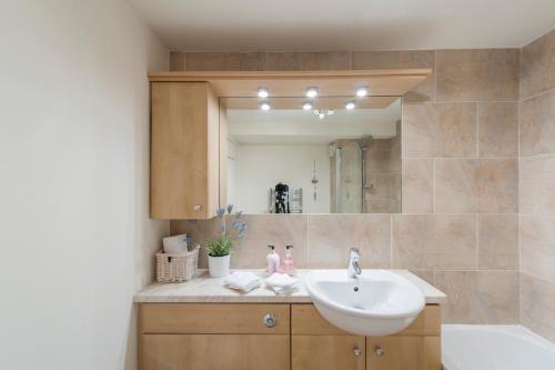 Jamaica Street Apartment
