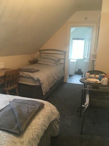 Hostal The Oak Tree Guest House